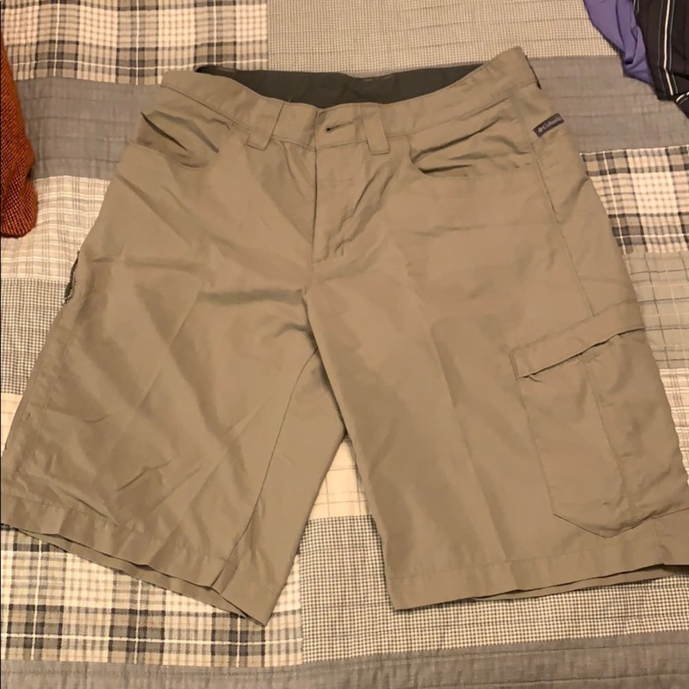 Columbia Mens hiking shorts